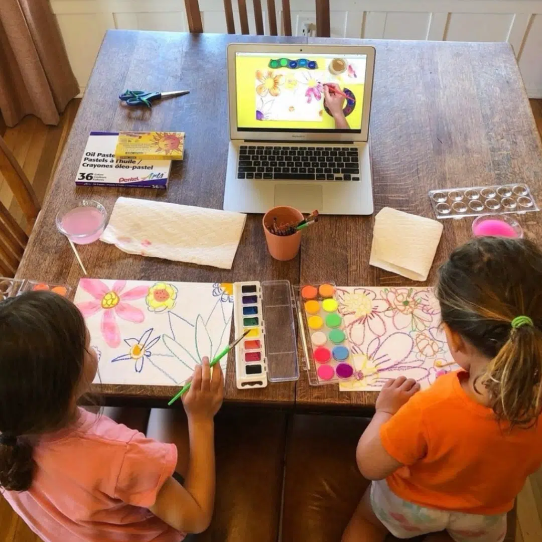 children painting